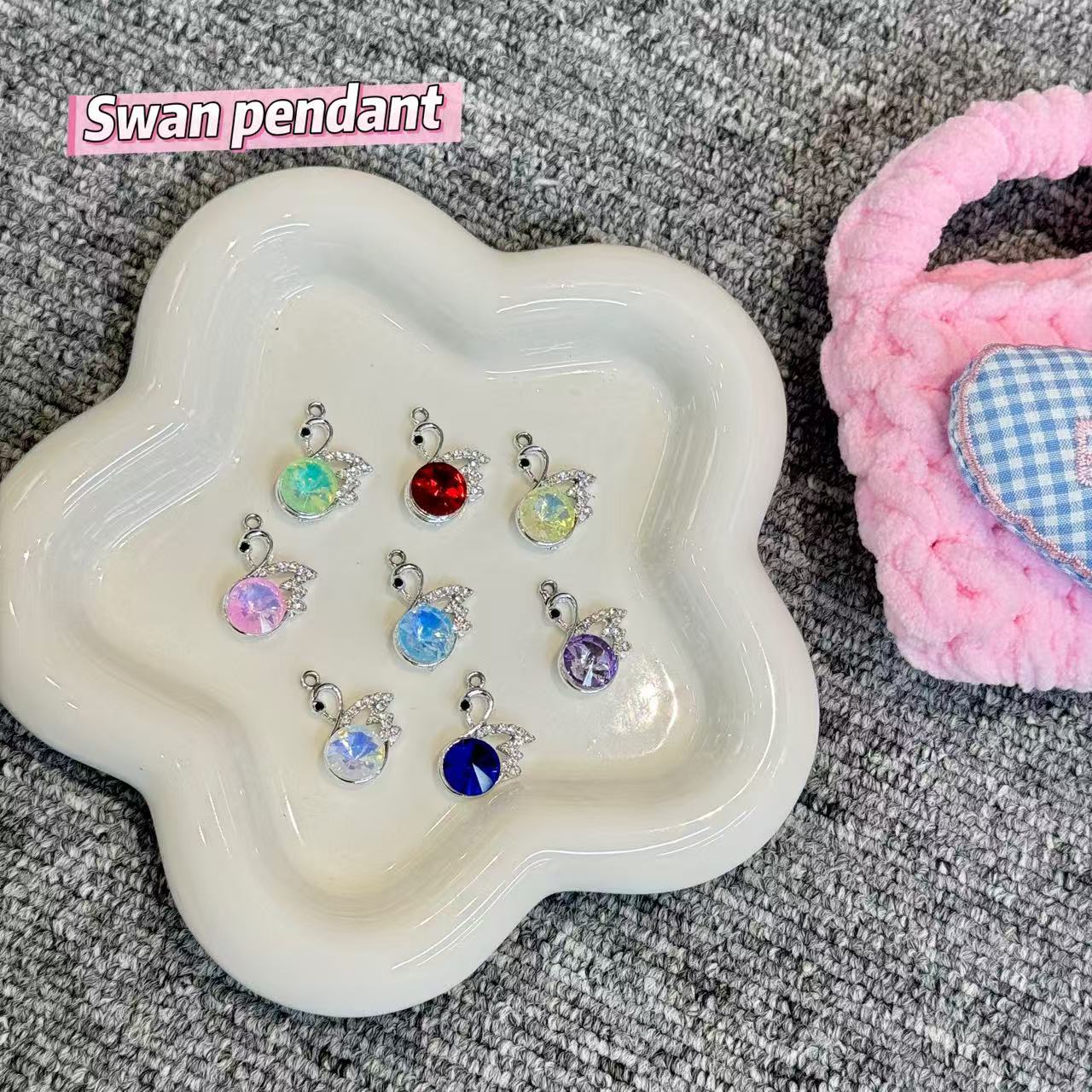 P-01  Elegance Swan Pendant（3pcs/bag(by duck